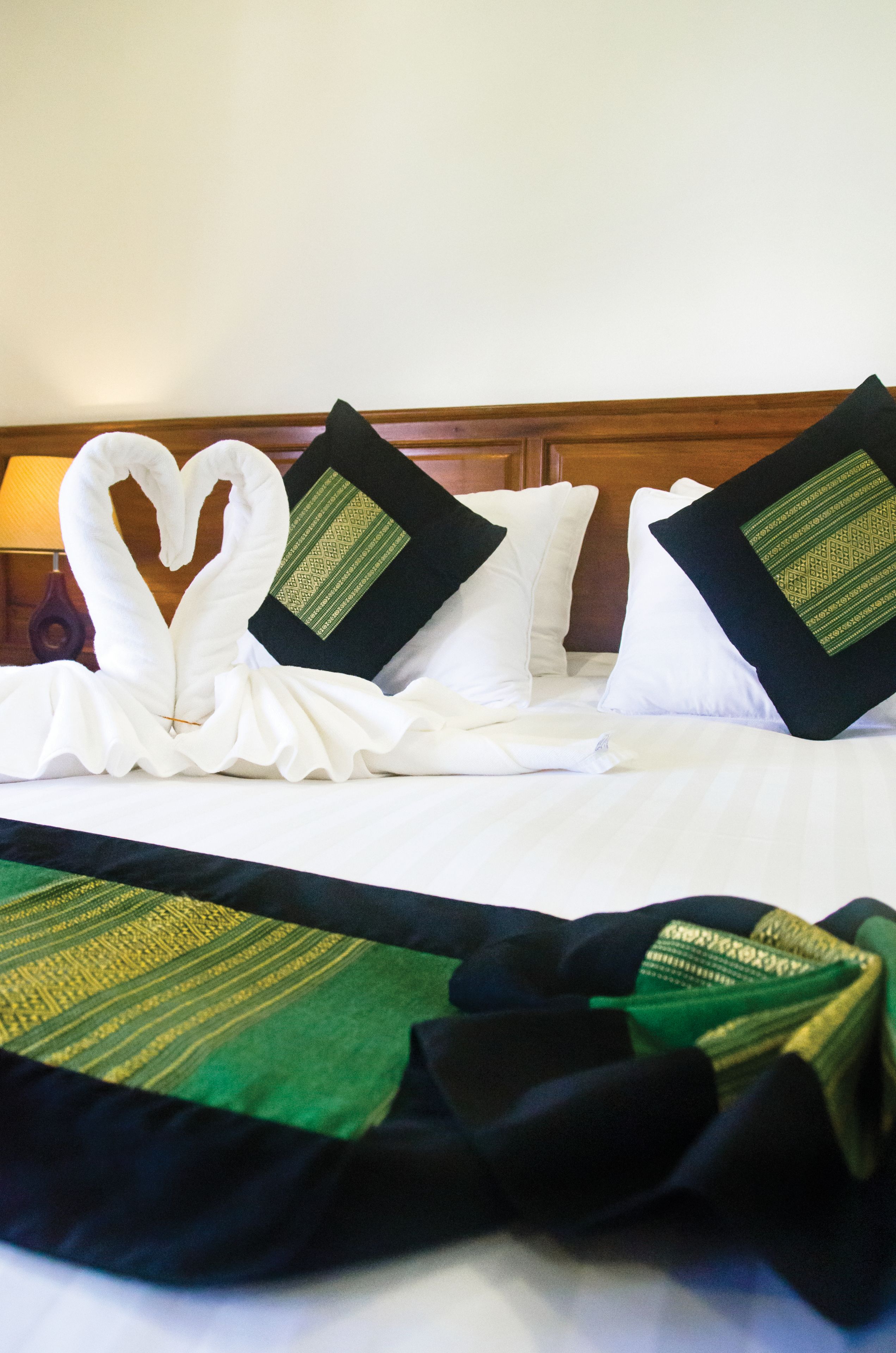 deluxe double room, 1 king bed | premium bedding, minibar, in-room safe, desk