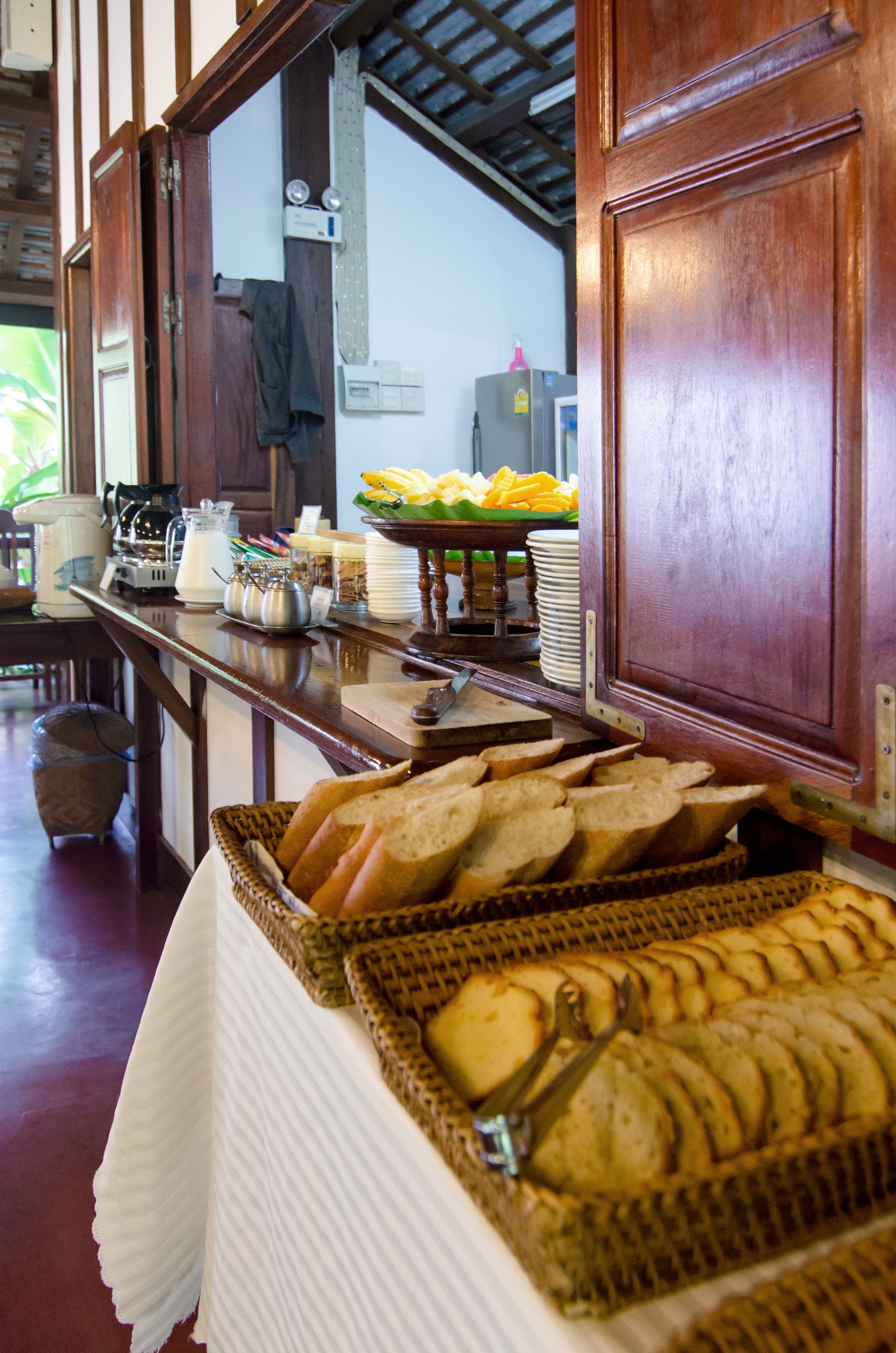 breakfast (usd 6 per person)