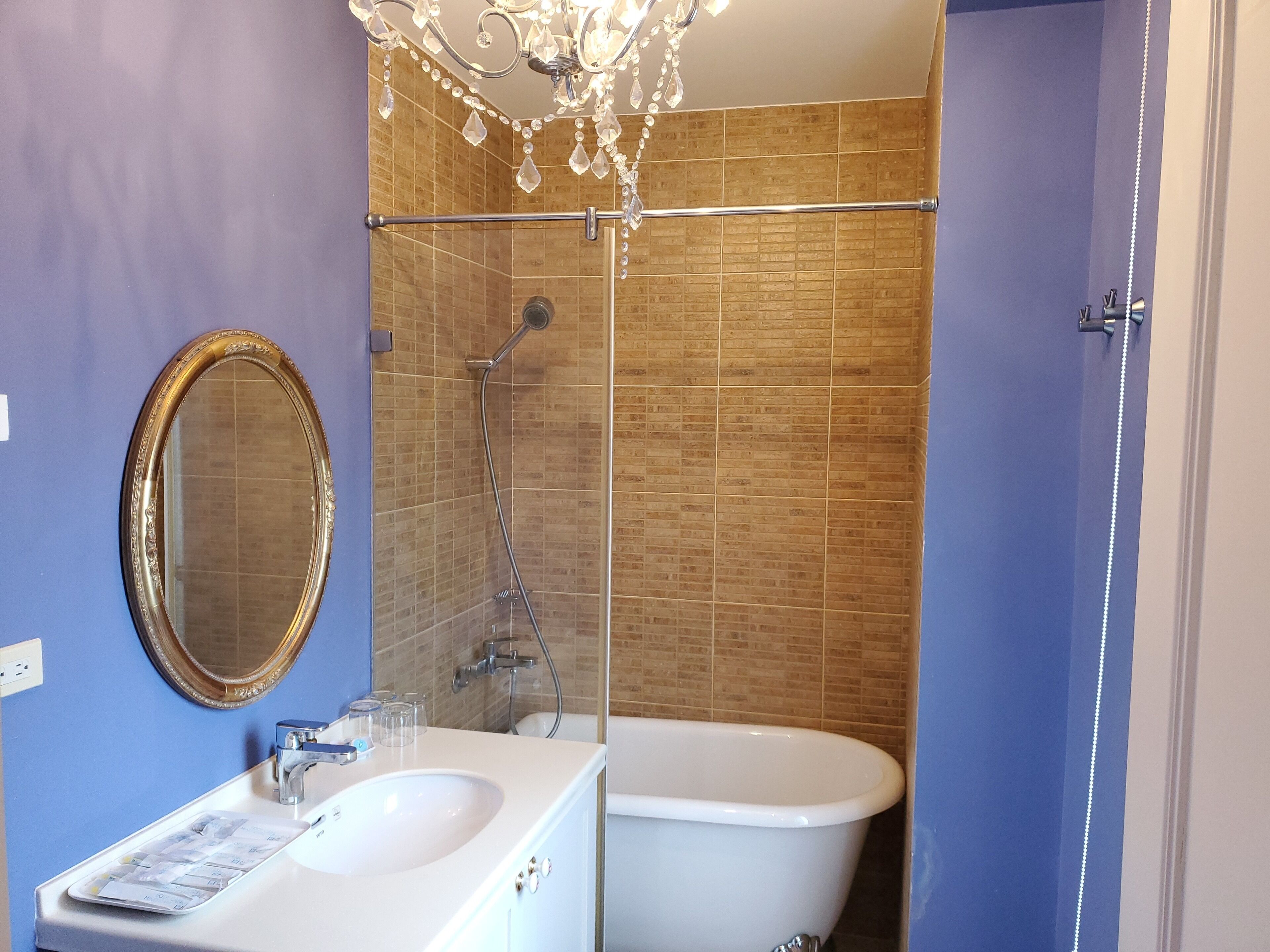 classic quadruple room | bathroom | free toiletries, hair dryer, slippers, towels