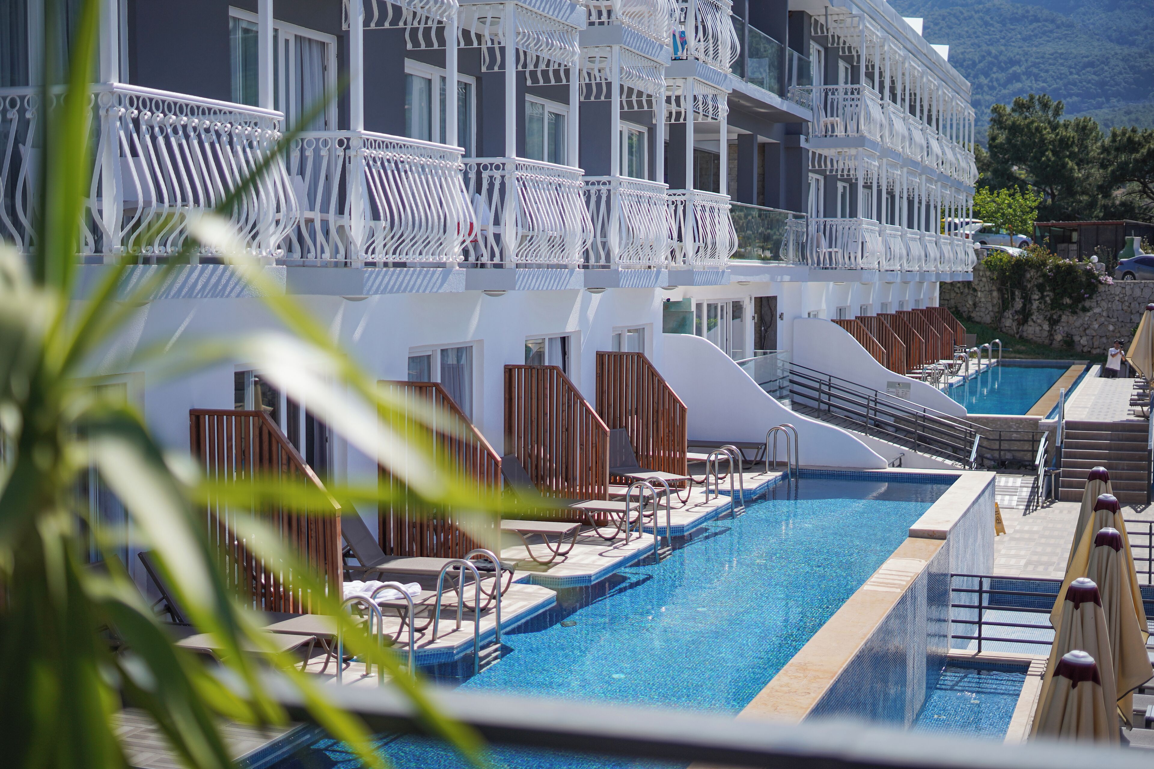 Premium bedding, in-room safe, soundproofing, free WiFi