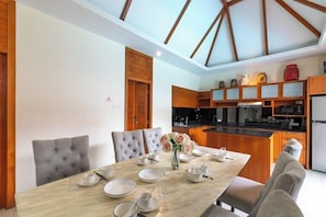 Breakfast, lunch, dinner served; international cuisine - Thai Palace Resort (Rawai)