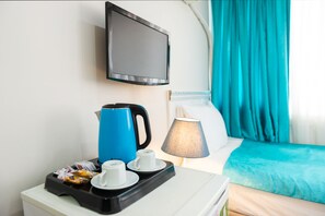 Minibar, iron/ironing board, free WiFi, bed sheets - Nar Otel (Istanbul)