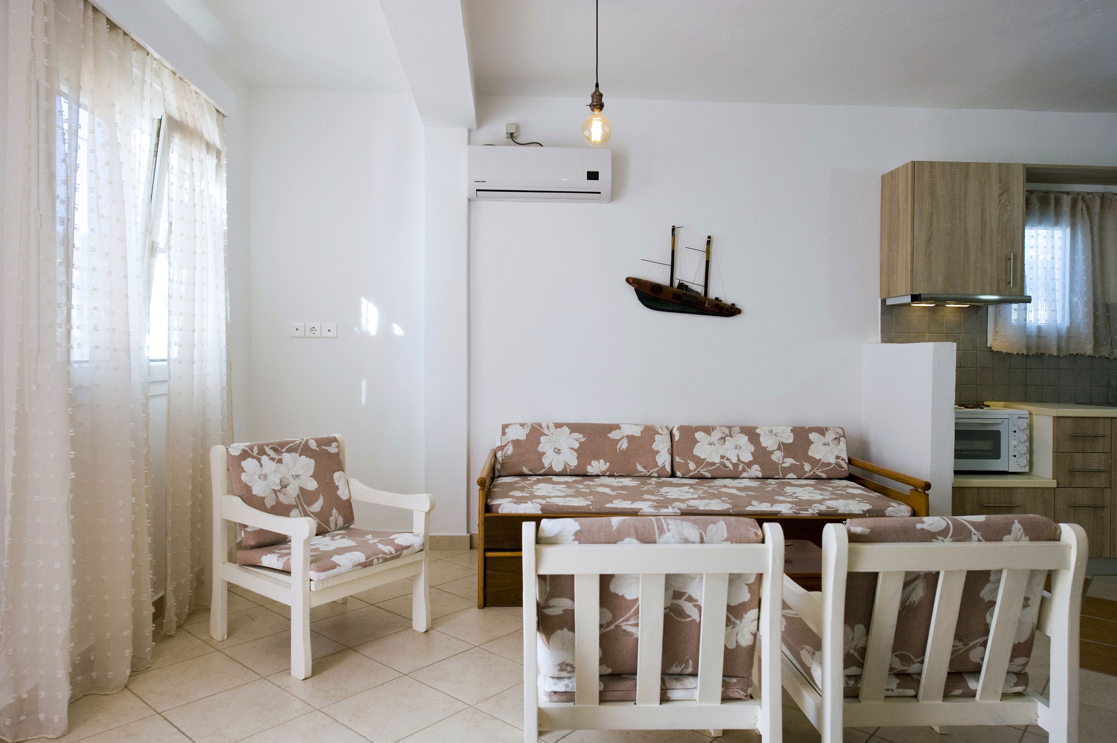 family apartment | living area | 40-inch lcd tv with digital channels, tv