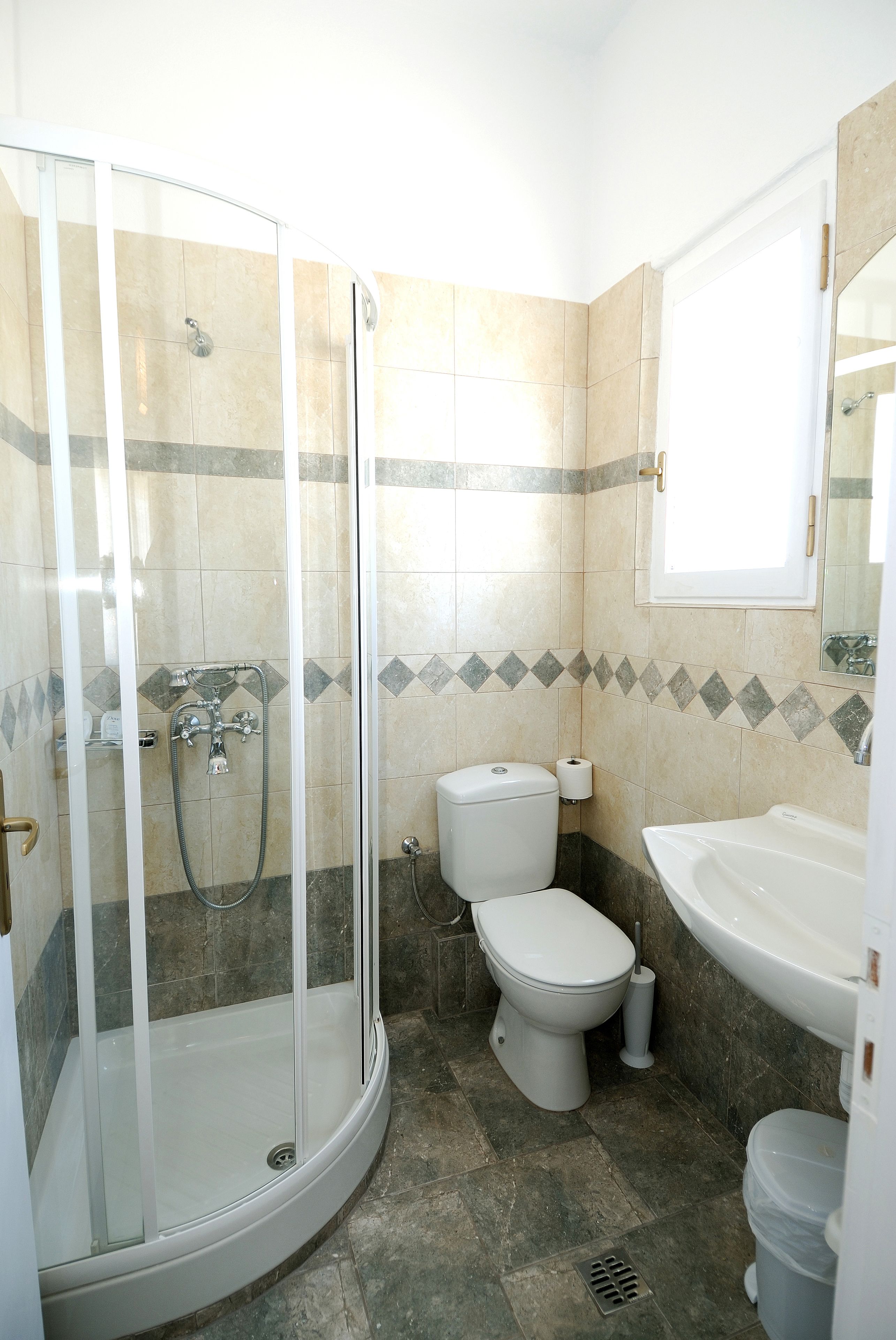 deluxe apartment | bathroom shower