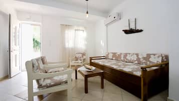 Familieleilighet | Oppholdsområde | En 40-tommers LCD-TV med digitale kanaler samt TV