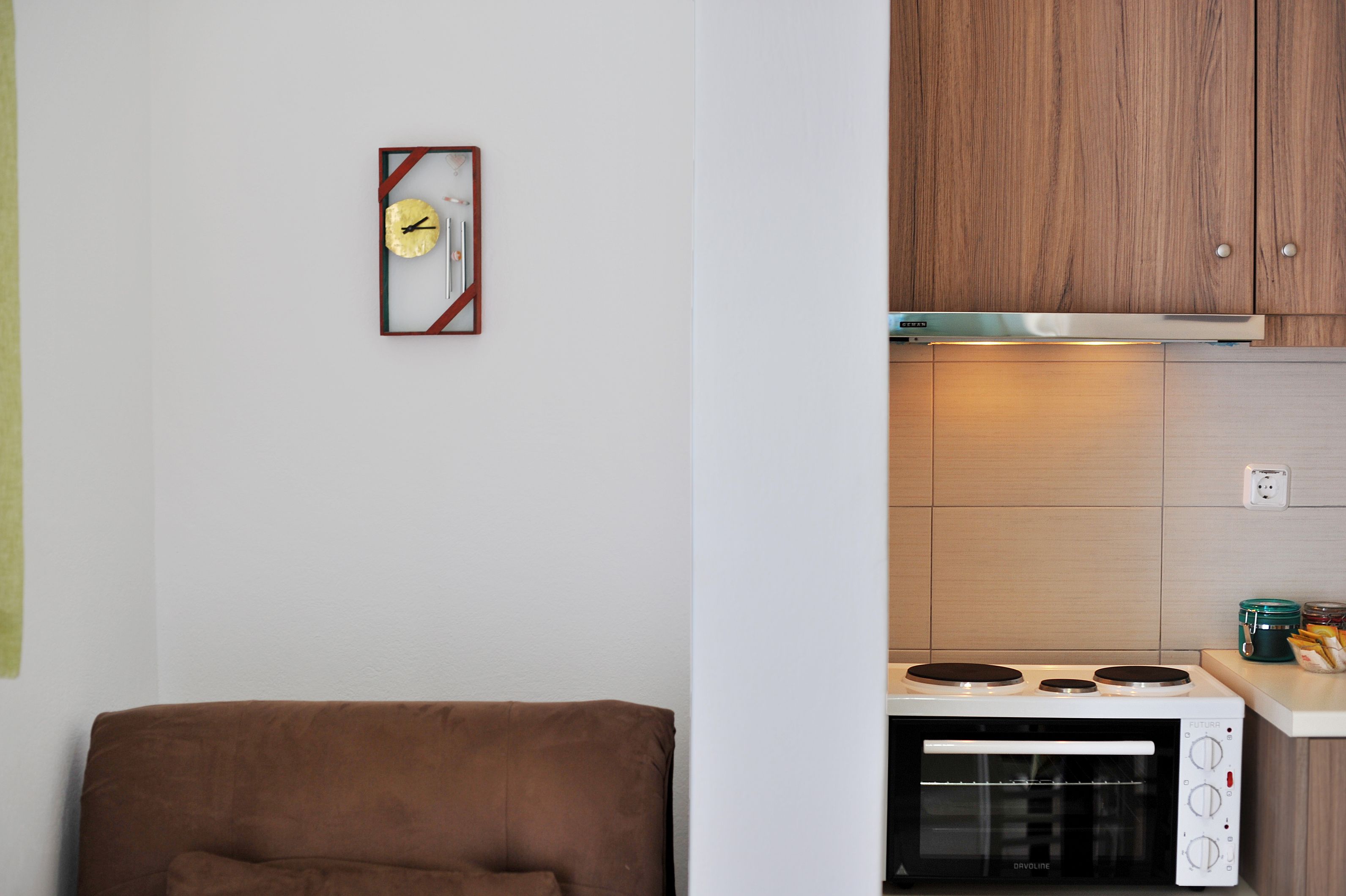 standard apartment | private kitchen | full-sized fridge, oven, stovetop, espresso maker