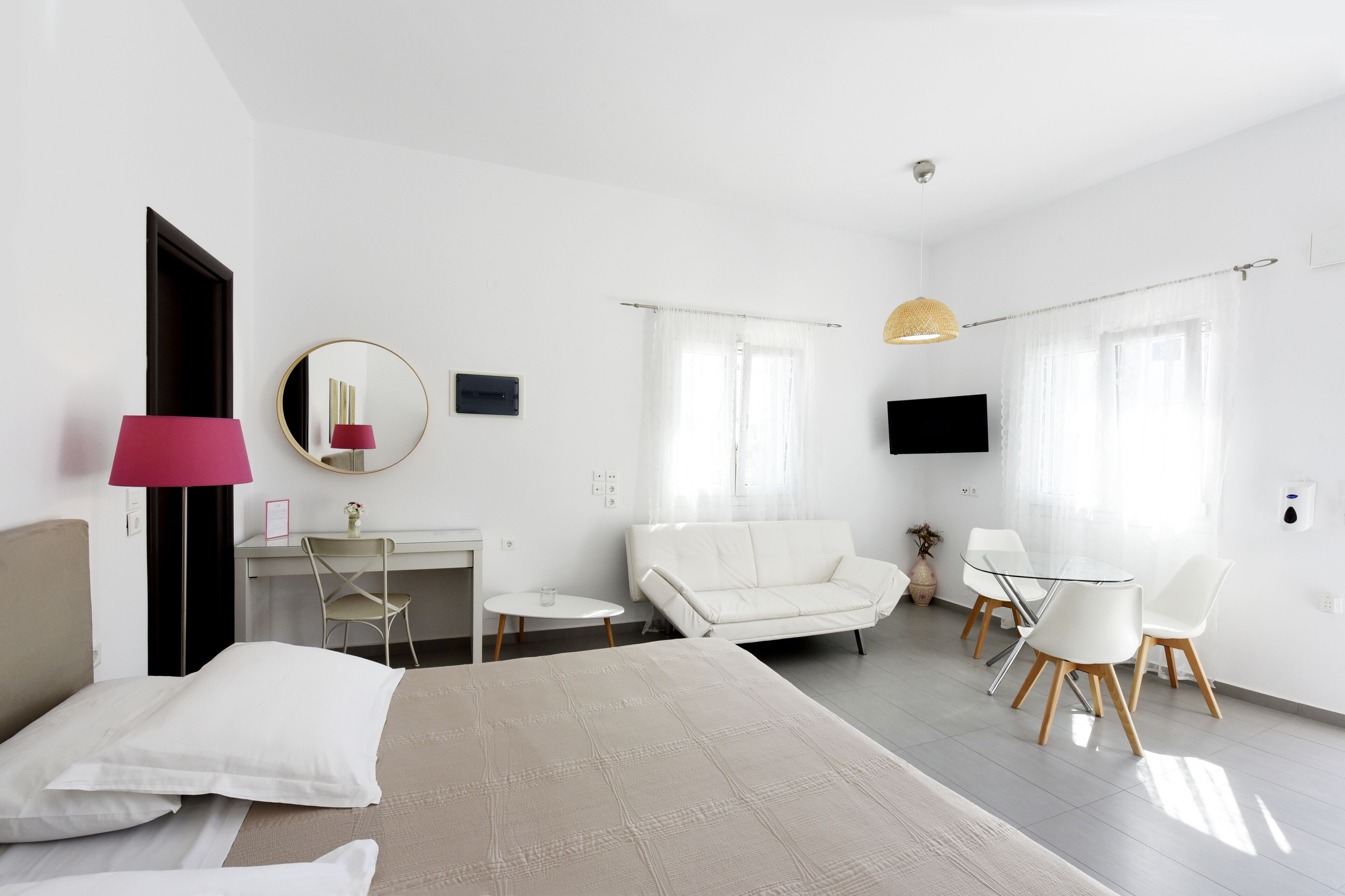 superior studio | living room | flat-screen tv