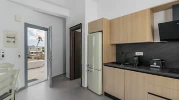 Suite | Private kitchen | Fridge, oven, stovetop, espresso maker