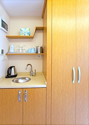 Superior Double Room | Private kitchenette | Fridge, coffee/tea maker