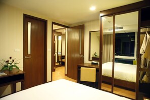 Premier Room | Coffres-forts dans les chambres, bureau, rideaux occultants