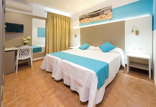 Hostal Residencia Adelino