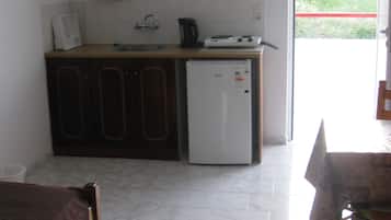 Apartment, 1 Bedroom, Sea View | Private kitchenette