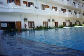 Outdoor pool - Sylvia Hotel Maumere (Maumere)