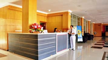Kios check-in/check-out
