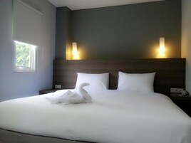 Premium bedding, in-room safe, desk, soundproofing