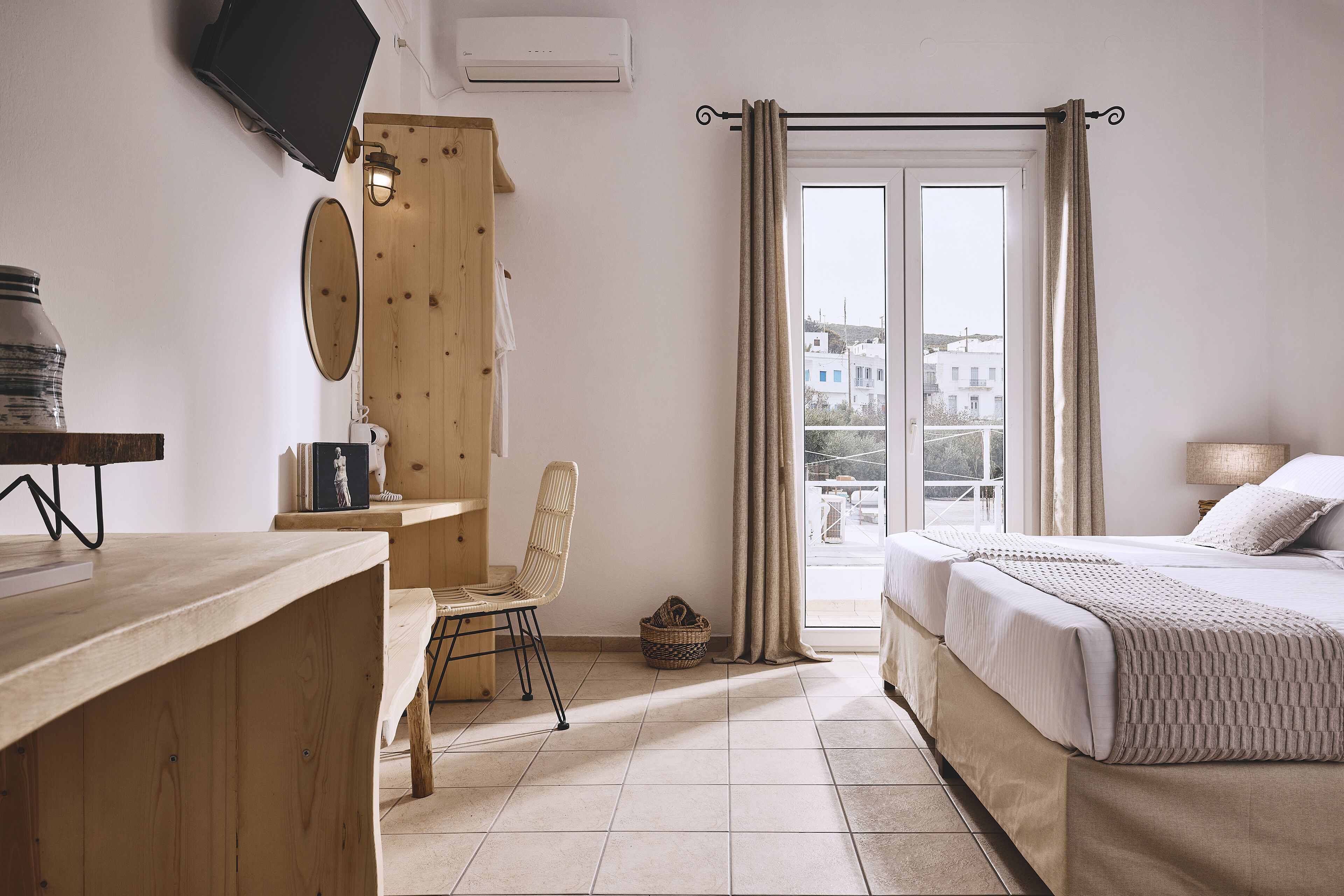 1 bedroom, in-room safe, soundproofing, free cots/infant beds