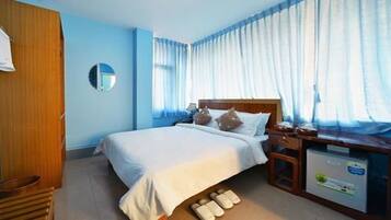 Minibar, in-room safe, desk, blackout curtains