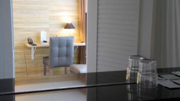 Free cribs/infant beds, rollaway beds, free WiFi