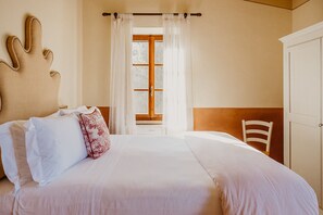 Apartment, 2 Bedrooms | Desk, free WiFi, bed sheets - Poggio Cornetto (Bibbona)