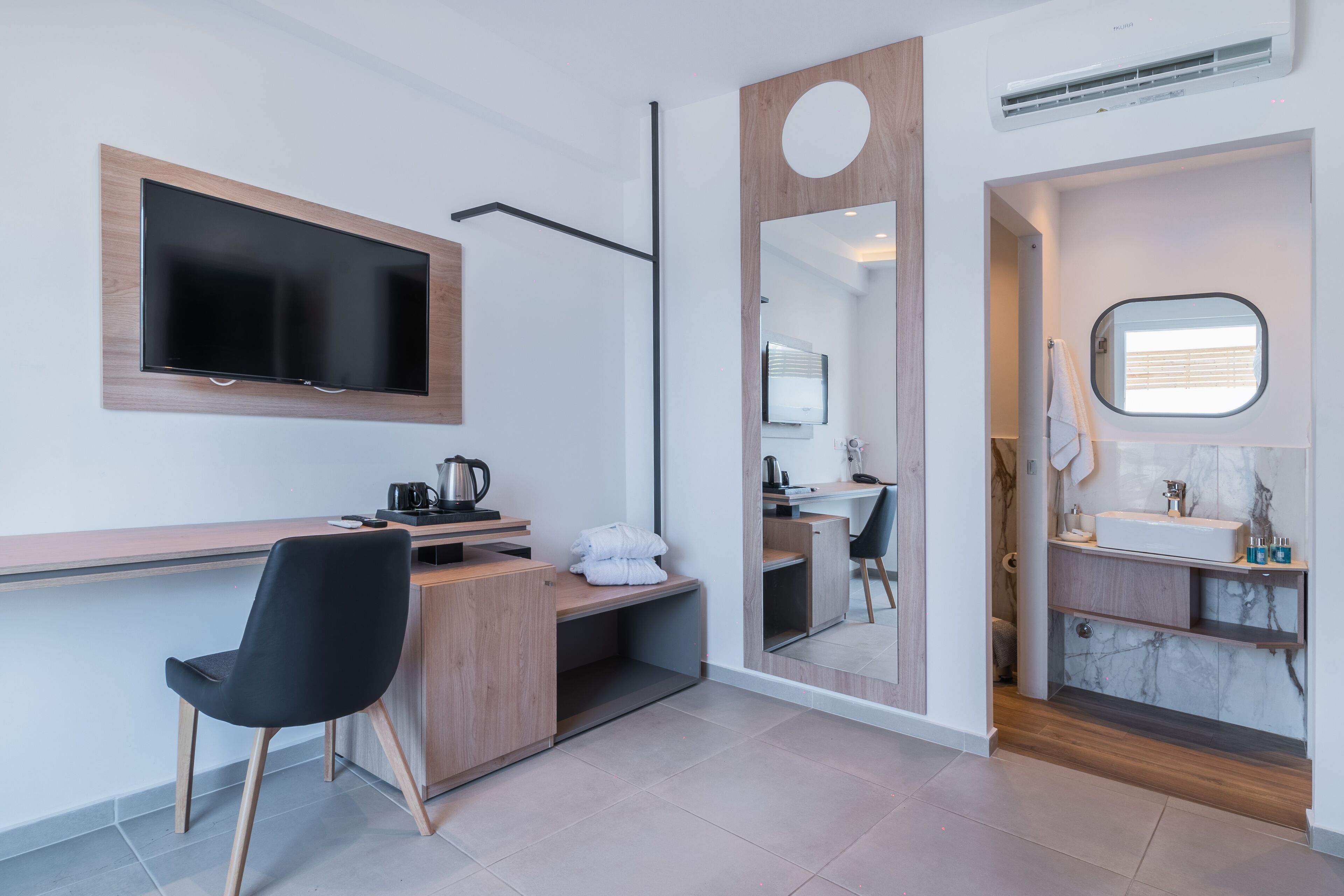 superior room, partial sea view | living area | 32-inch lcd tv with satellite channels, tv