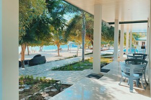 Chambre Deluxe Double ou avec lits jumeaux, en front de plage (Cottage Beachfront) | Terrasse/Patio