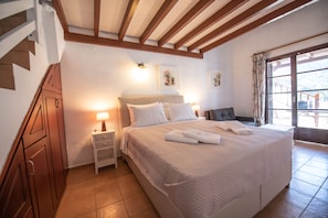 Duplex | Premium bedding, in-room safe, individually decorated, blackout curtains - Hovolo Hotel Apartments (Skopelos)