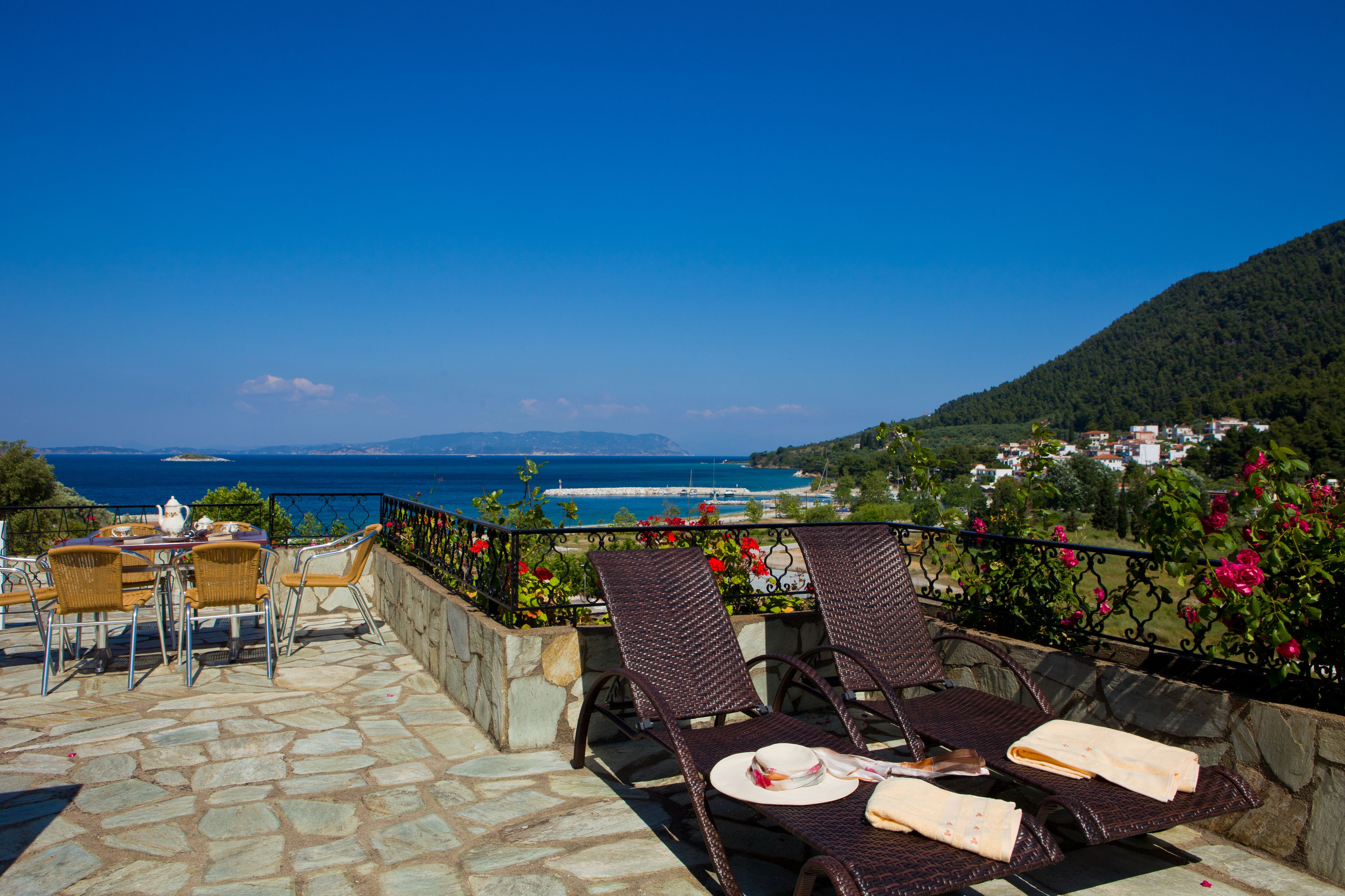 Superior Duplex, Sea View | Peralatan tempat tidur premium, peti besi dalam bilik 