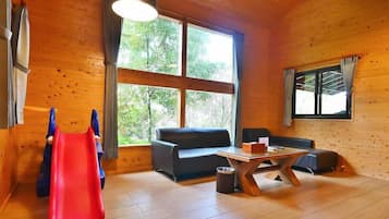 Signature House, 2 Bedrooms, 2 Bathrooms, Courtyard View
