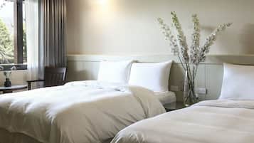 Basic Quadruple Room, 2 Double Beds
