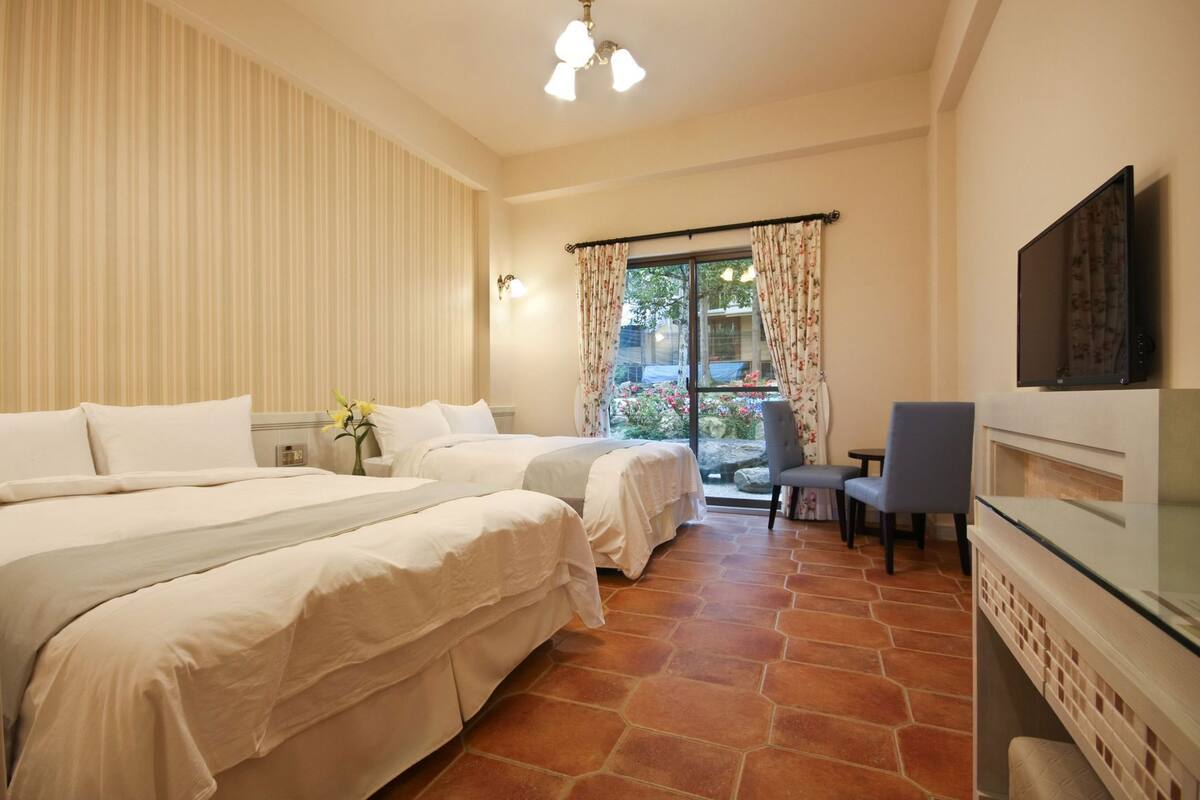 Desk, free WiFi, bed sheets