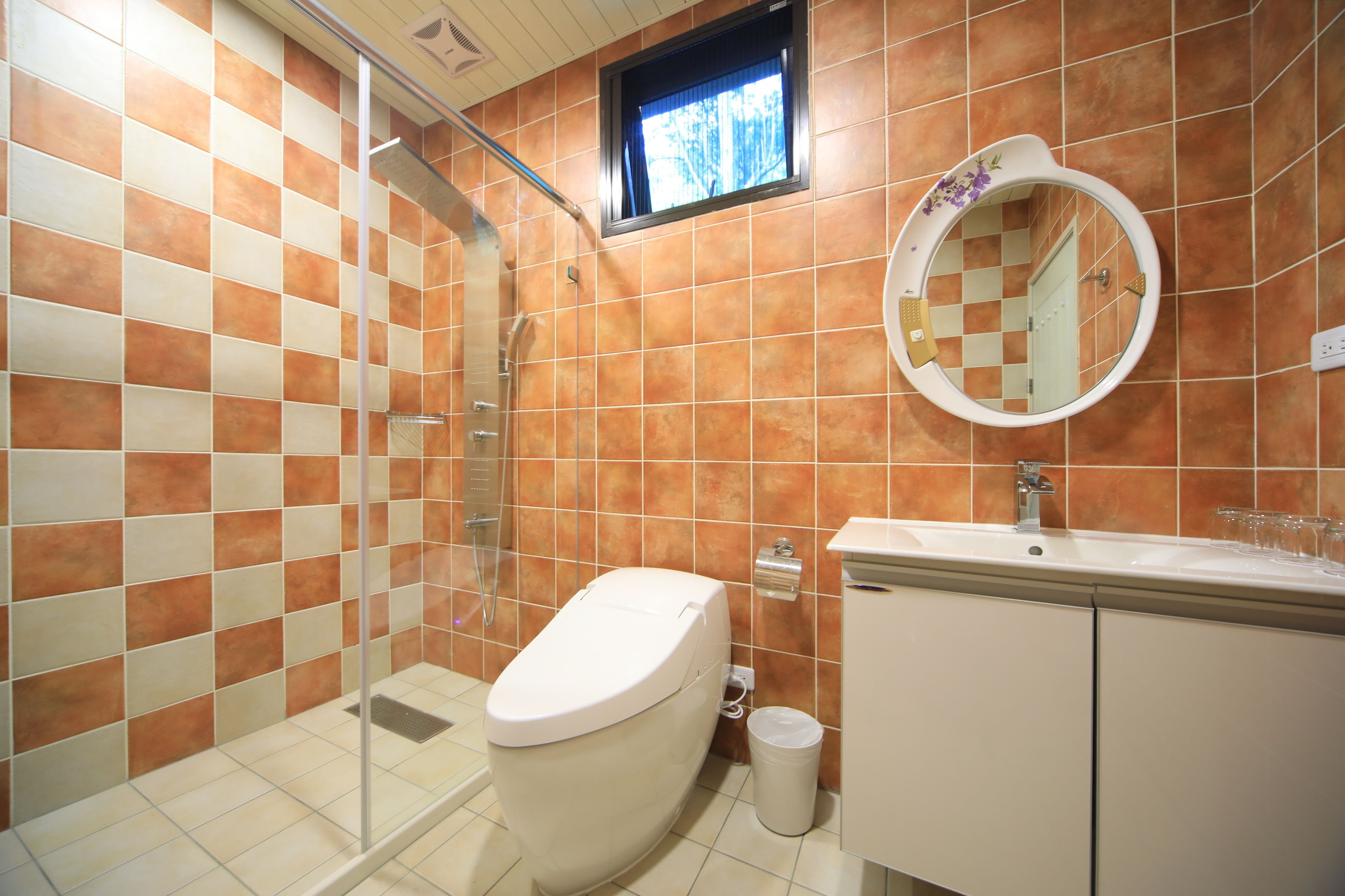 basic quadruple room, 2 double beds | bathroom | shower, hydromassage showerhead, hair dryer, slippers