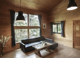 Signature House, 2 Bedrooms, 2 Bathrooms, Courtyard View | Living room | LED TV