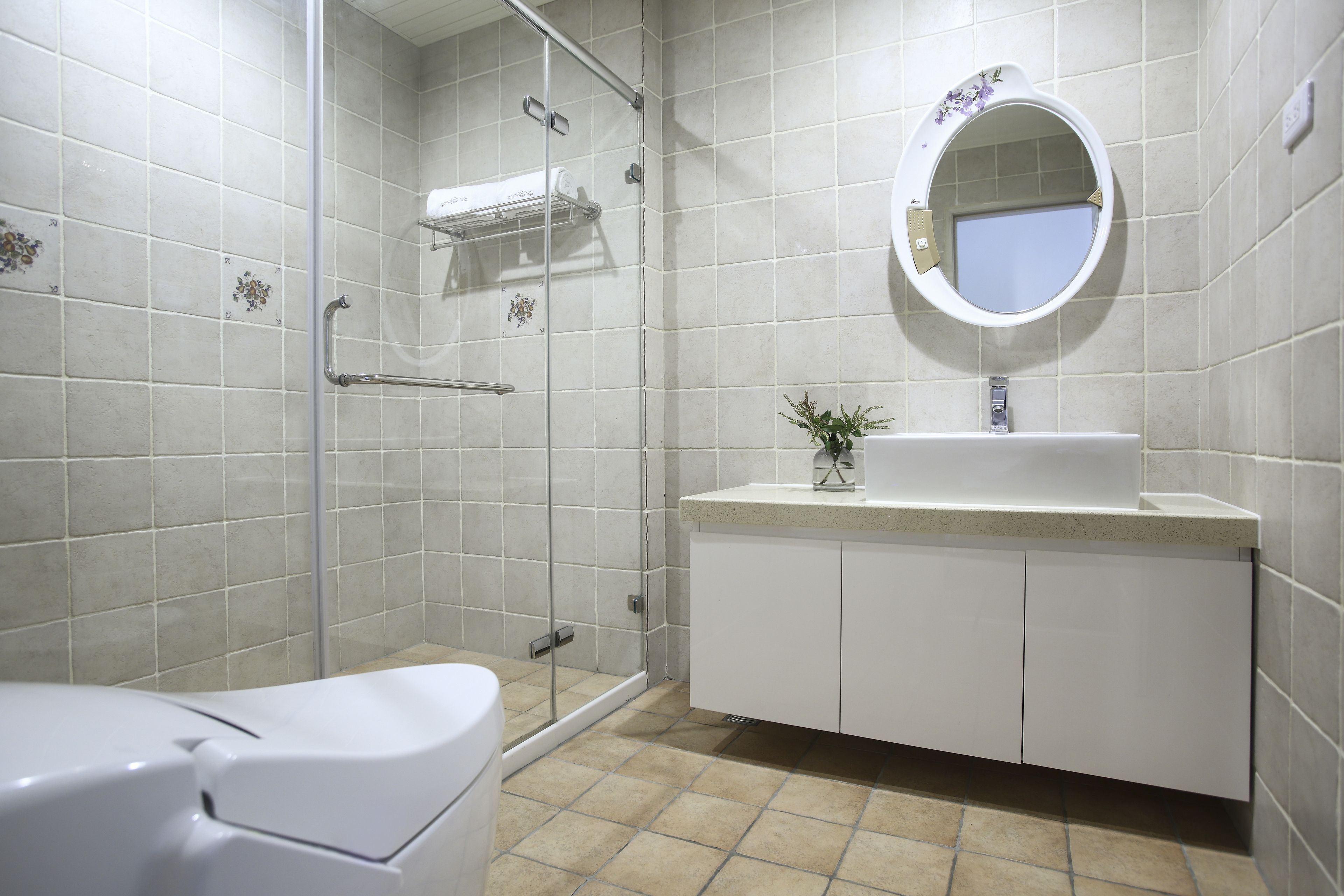 double room, 2 single beds | bathroom | shower, hydromassage showerhead, hair dryer, slippers