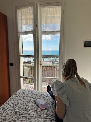 Estudio Confort, balcón, vista al mar | Vista desde la habitación