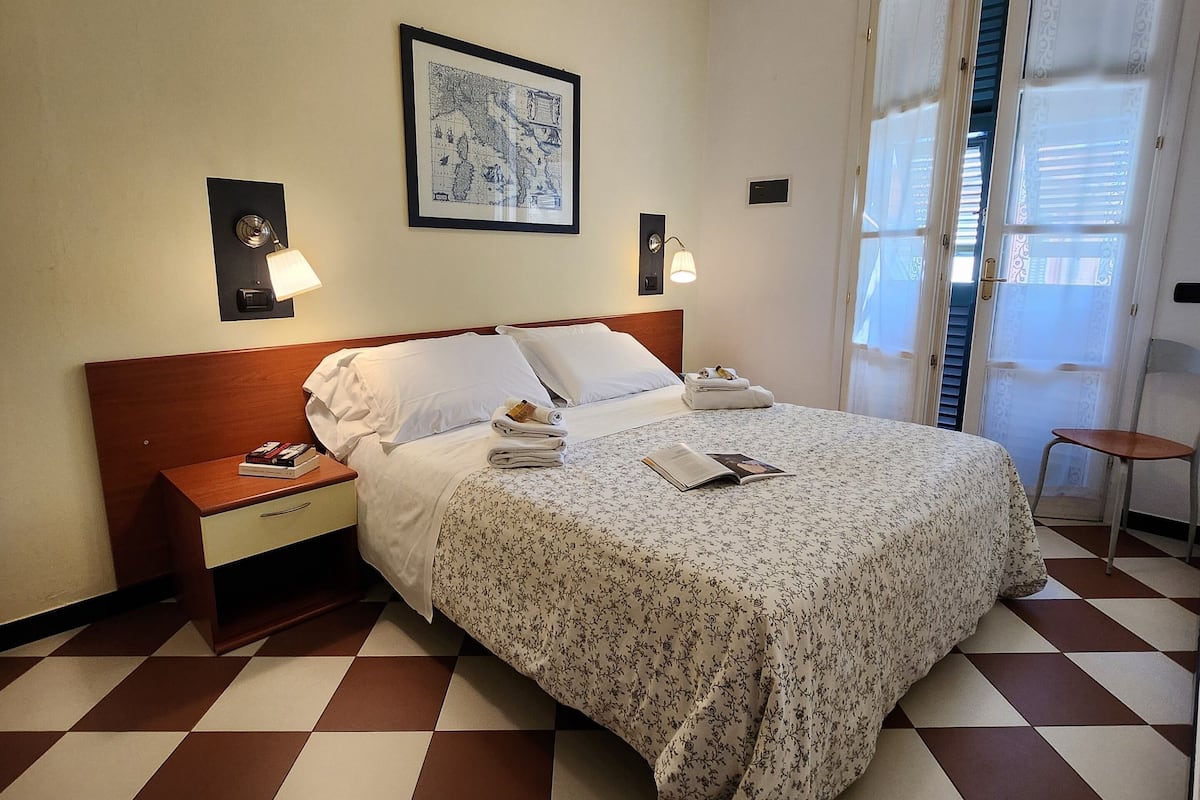 Standard Apartment, 1 Bedroom (6pax) | In-room safe, iron/ironing board, free WiFi