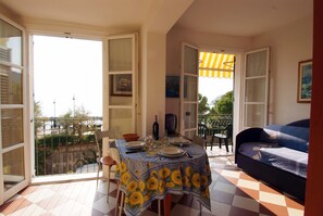 Apartment, 1 Bedroom (6pax) | Living area
