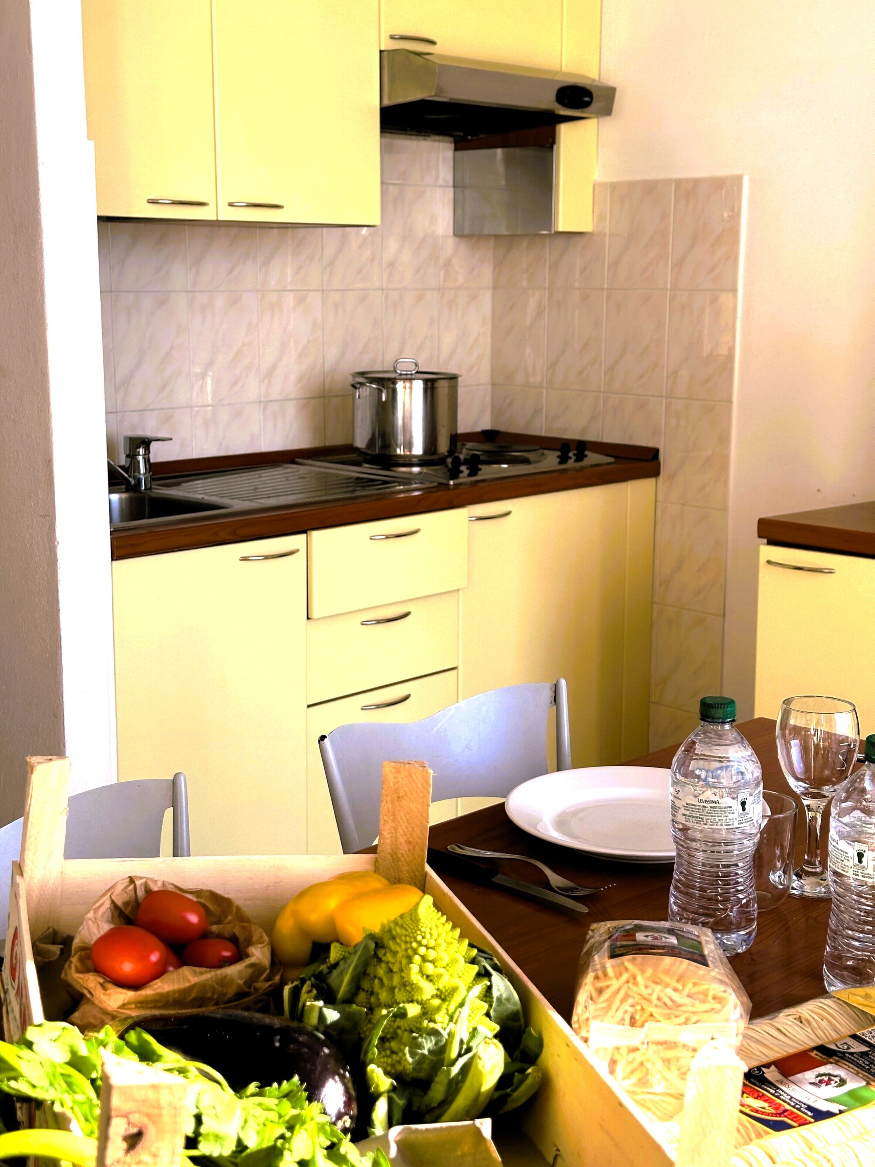 Leilighet – comfort, 1 soverom, balkong, sjøutsikt | Eget tekjøkken | Kjøleskap, mikrobølgeovn, kokeplater og kaffetrakter/tekoker