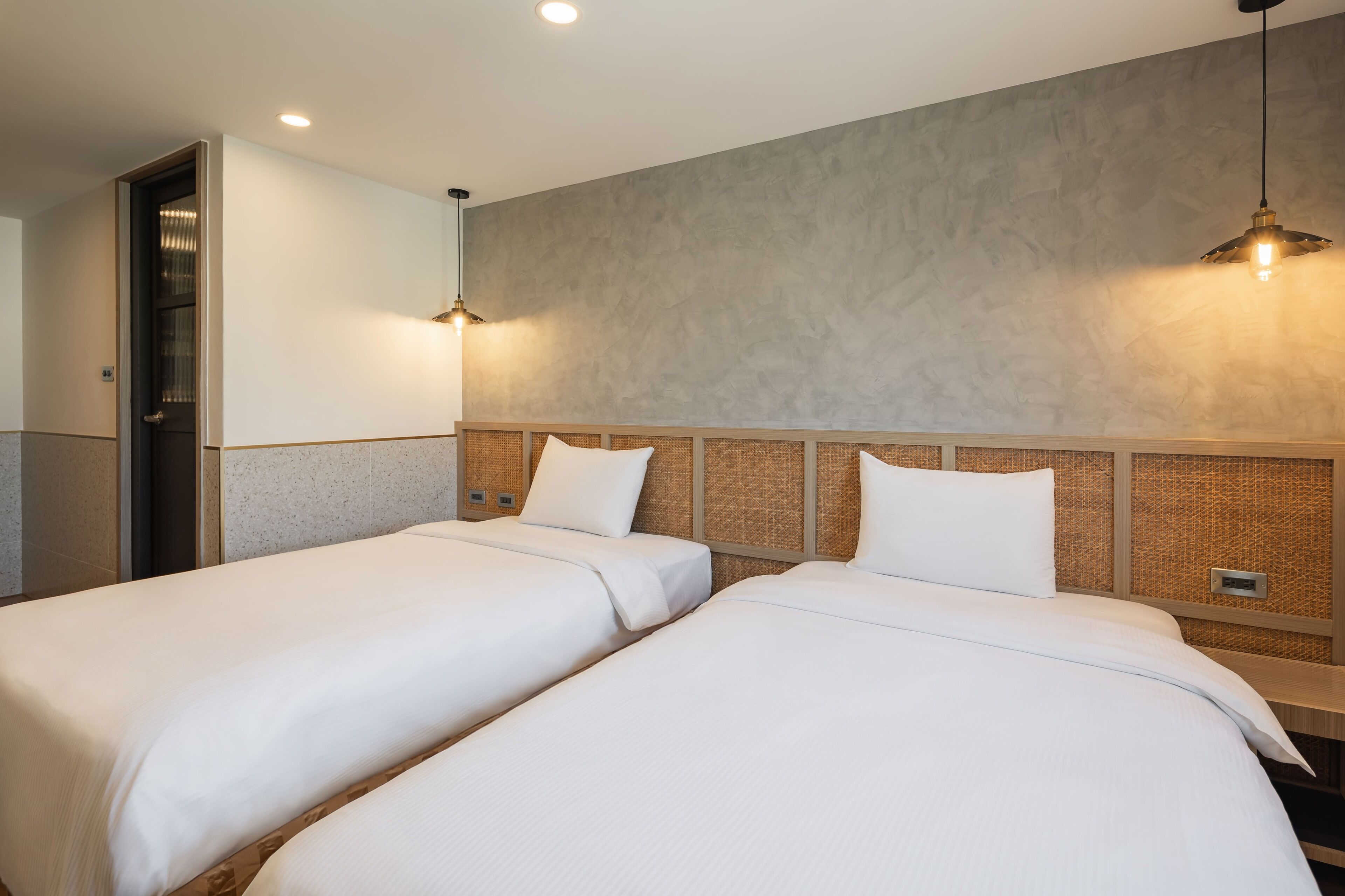 business twin room, 2 single beds | living area | lcd tv