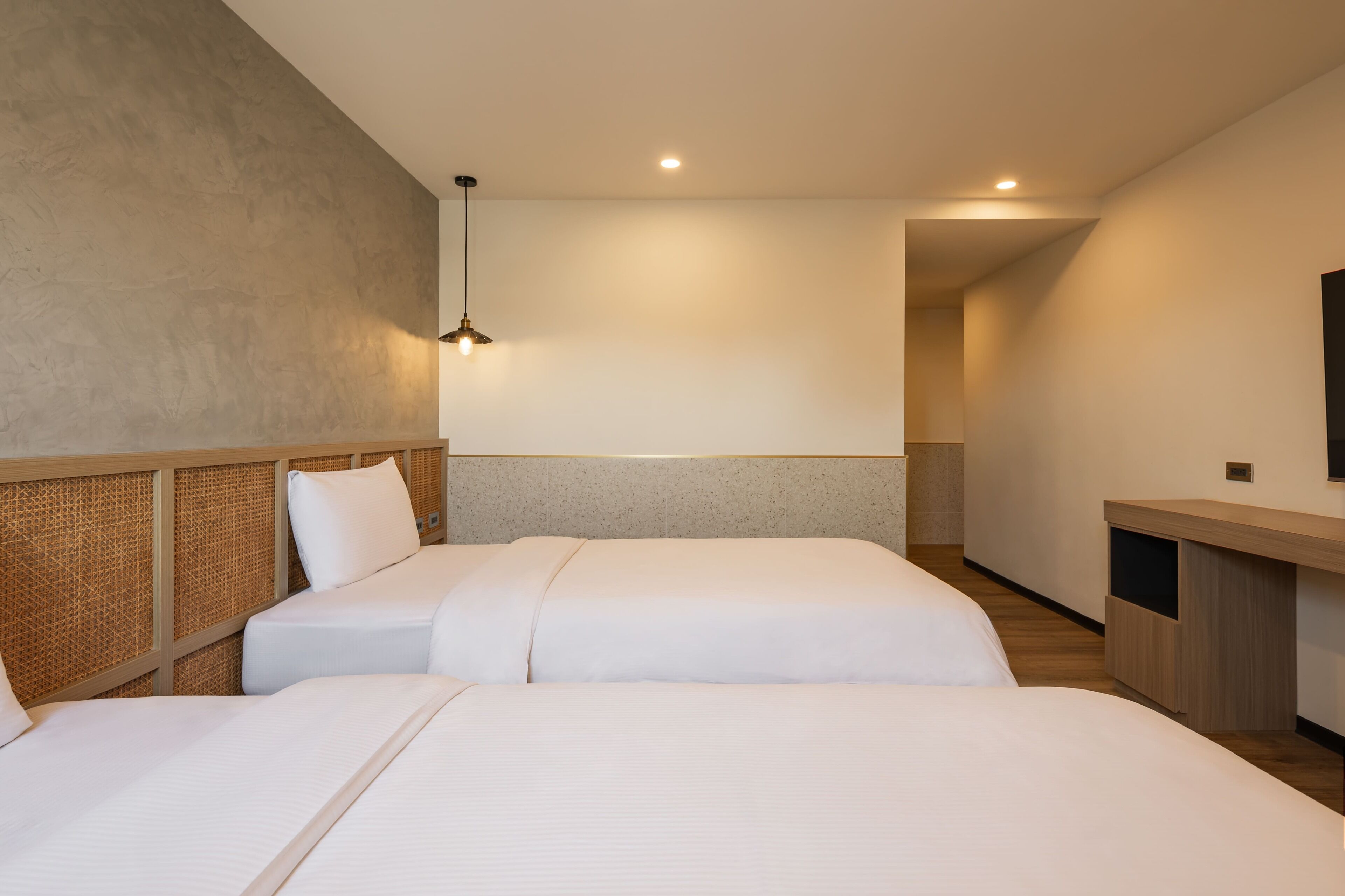 elite twin room | 1 bedroom, desk, free wifi