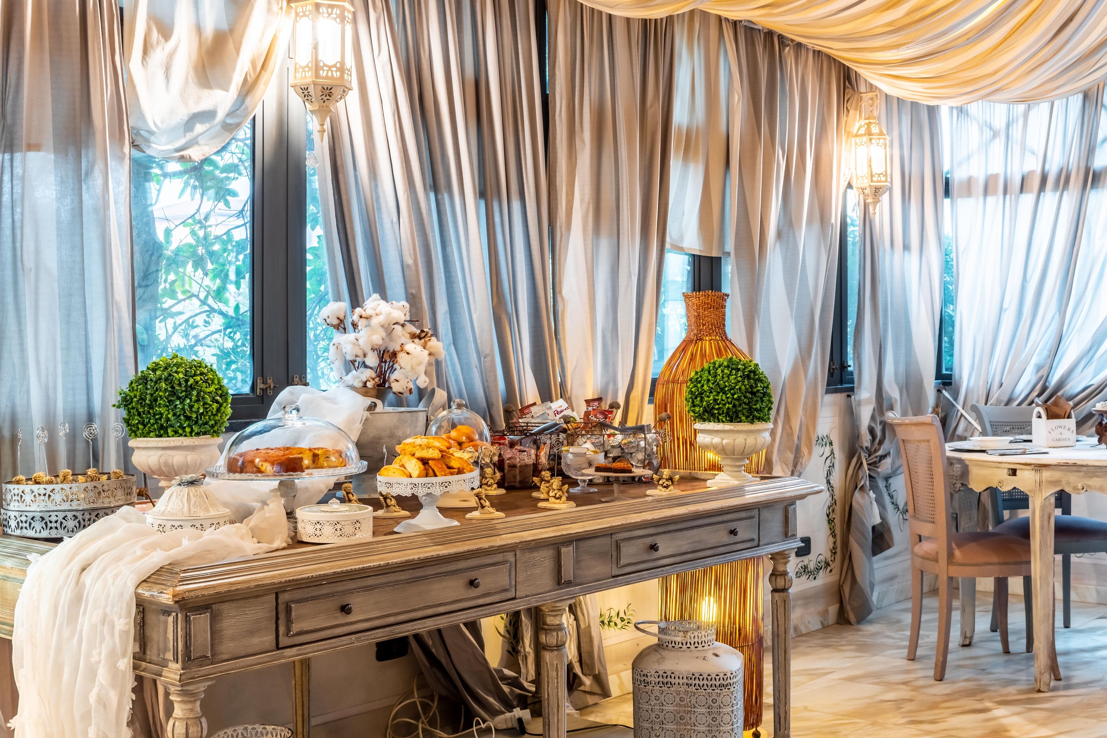 Petit déjeuner servi en supplément