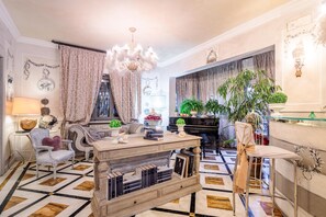 Lobby lounge - Hotel Luciana (Massa)