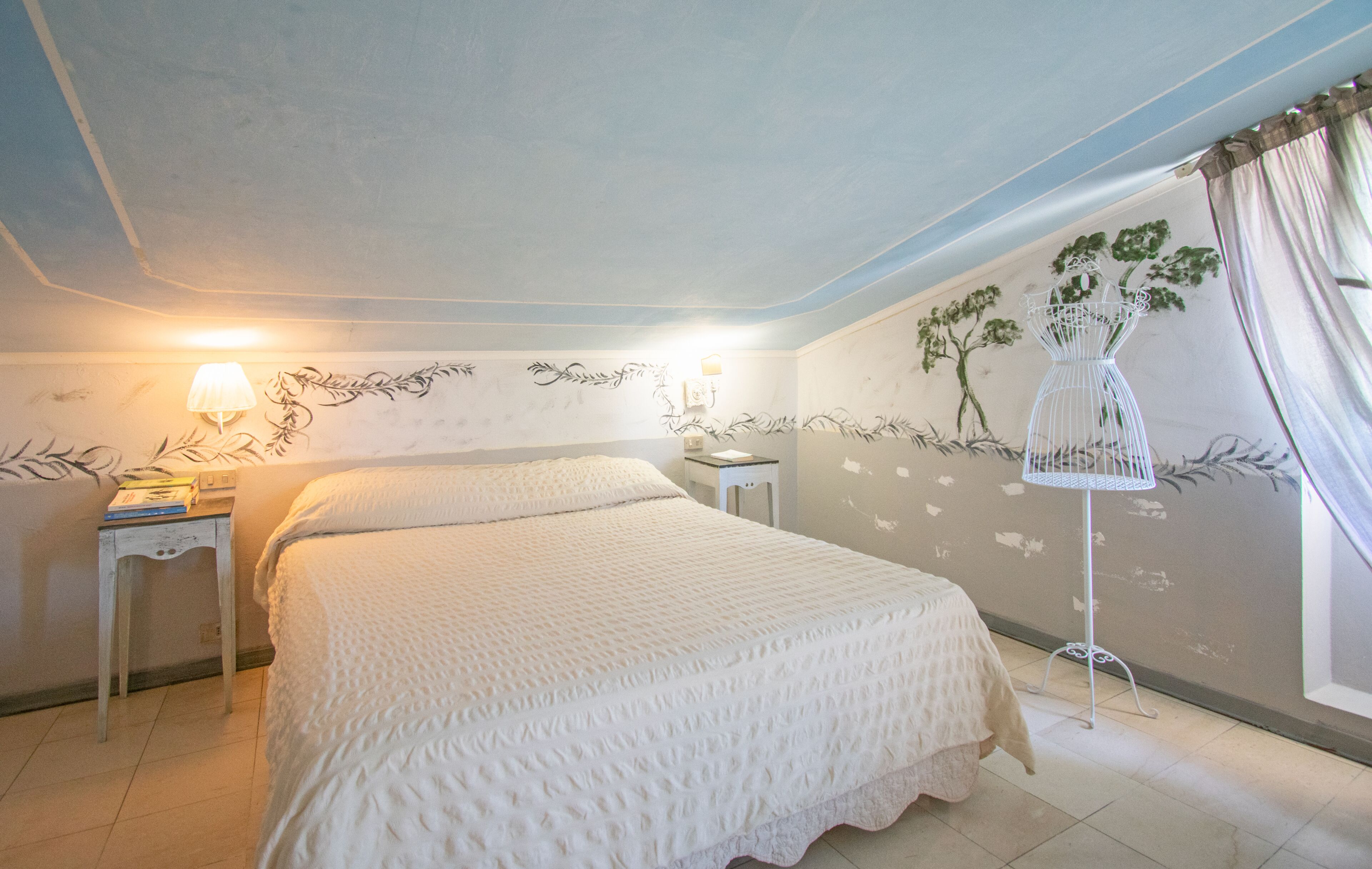 double room, 1 bedroom | in-room safe, desk, cots/infant beds, free wifi