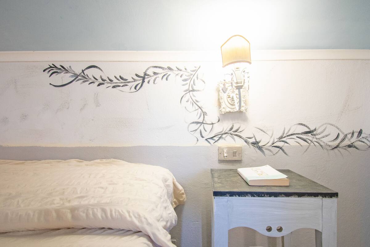 double room, 1 bedroom | in-room safe, desk, cots/infant beds, free wifi