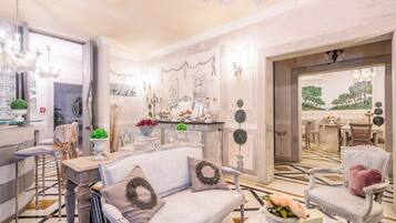 Chambre Triple, 1 chambre | Coffres-forts dans les chambres, bureau, lits bébé (en supplément)