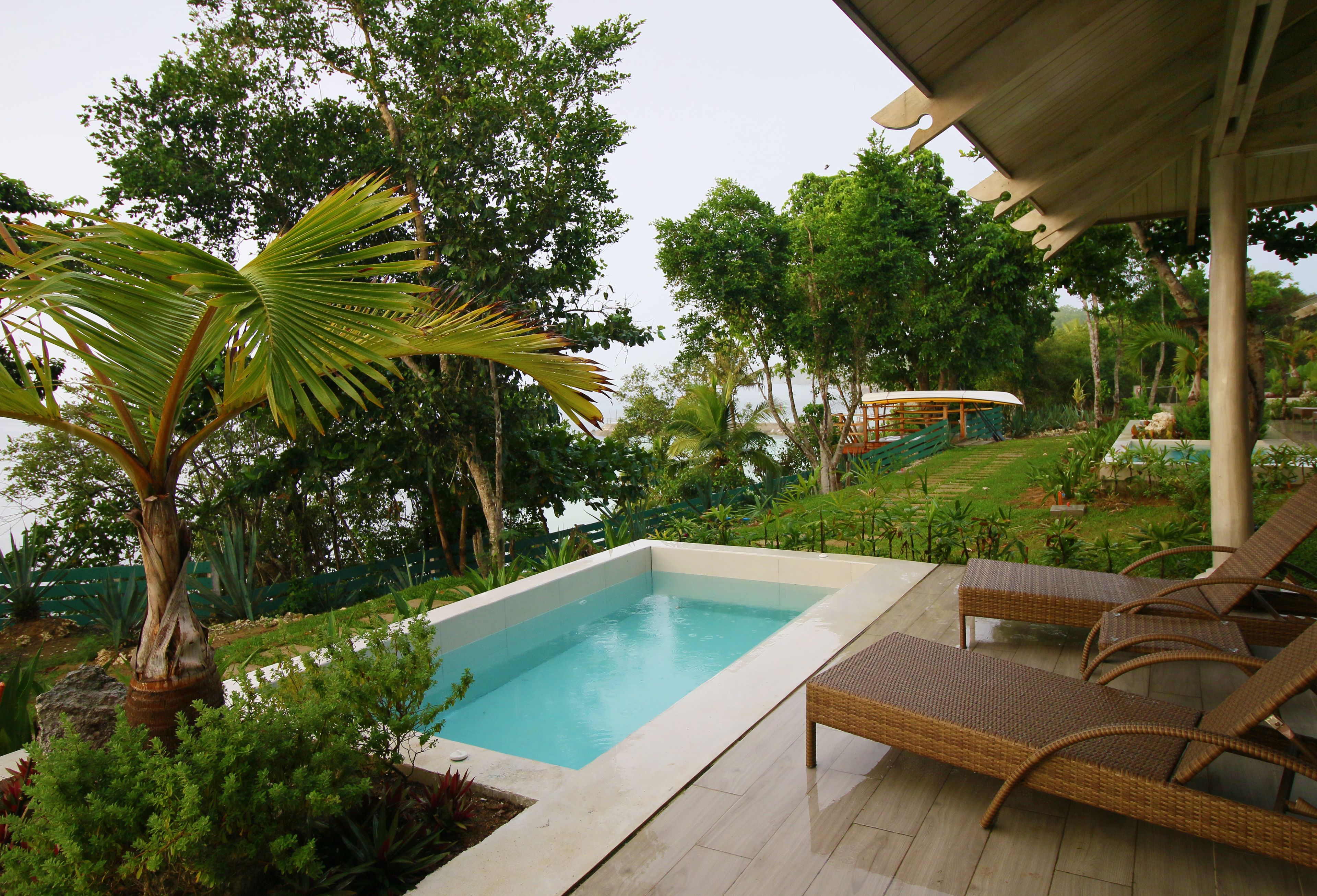 Rom, privat basseng | Minibar, safe på rommet, skrivebord og wi-fi (inkludert)