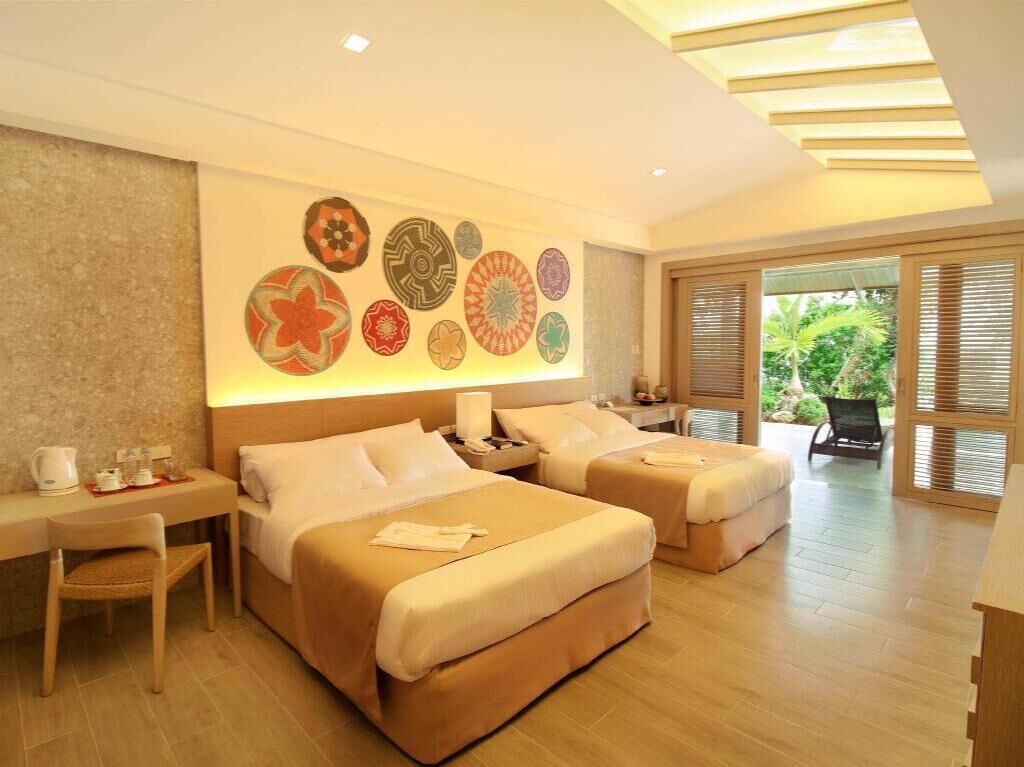 Minibar, in-room safe, desk, free WiFi