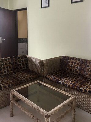 Living area - Omanye Lodge (Accra)