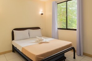 Ropa de cama de alta calidad, minibar, escritorio y wifi gratis 