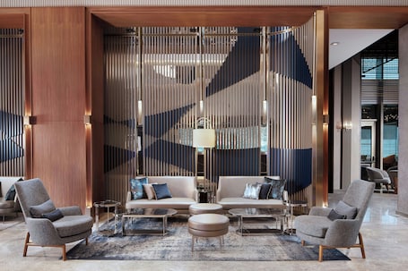 Lobby lounge
