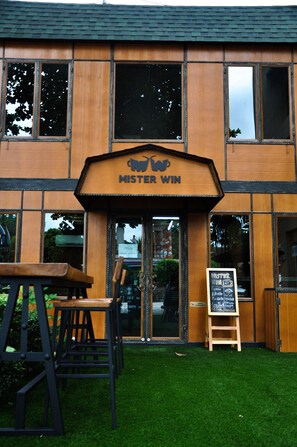Coffee shop - The Win Place (Chiang Mai)